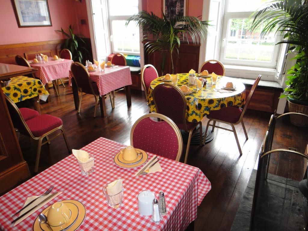 Inn On The Liffey Guesthouse Dublin Exterior photo